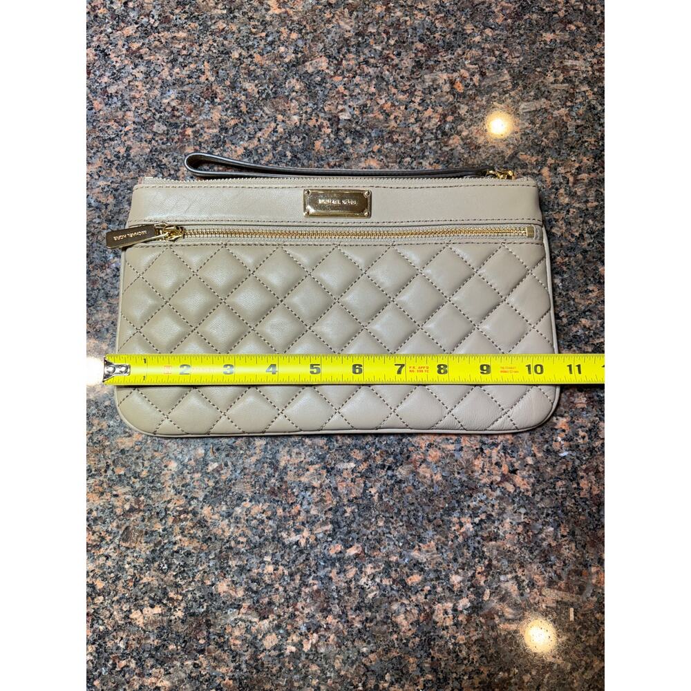 Michael Kors Sophie Quilt Large Leather Zip Clutch Taupe Excellent Cond - Picture 8 of 11